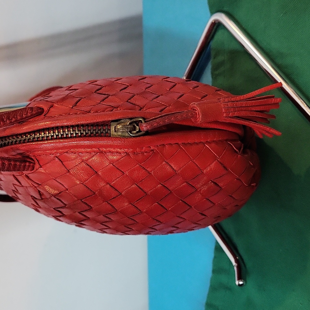 Bottega Veneta Red intrecciato Leather Bag - Picture 4 of 13